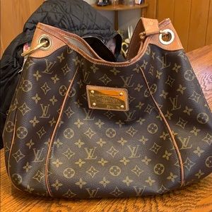 Louis Vuitton GALLERIA PM